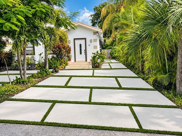 625 NE 67th St , Miami, FL 33138