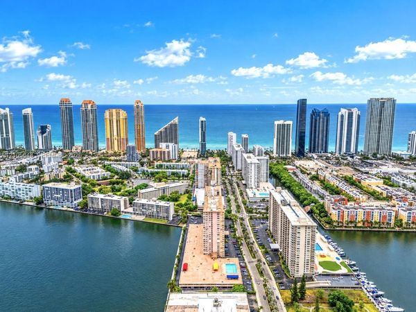 251 174th St , Unit 212, Sunny Isles Beach, FL 33160