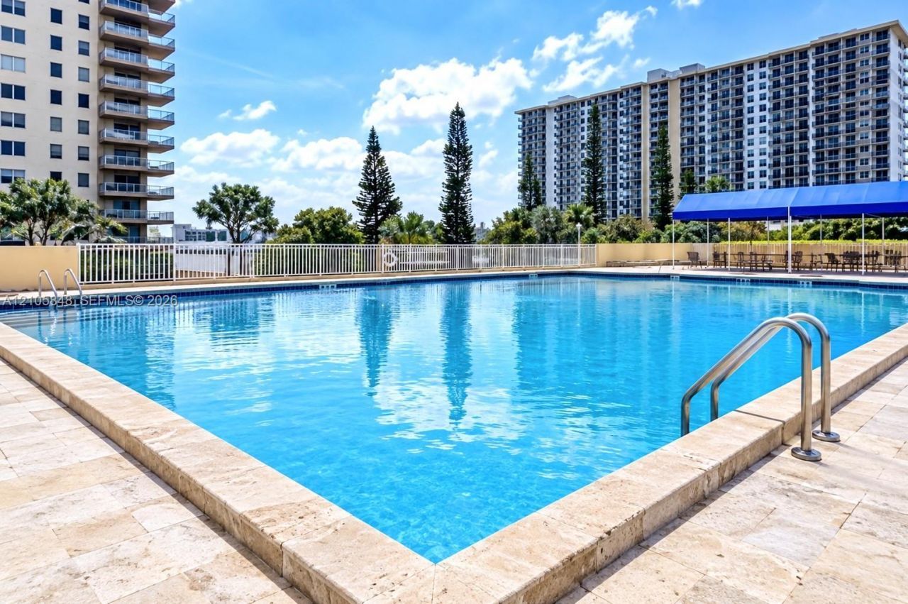 251 174th St , Unit 212, Sunny Isles Beach, FL 33160 Photo