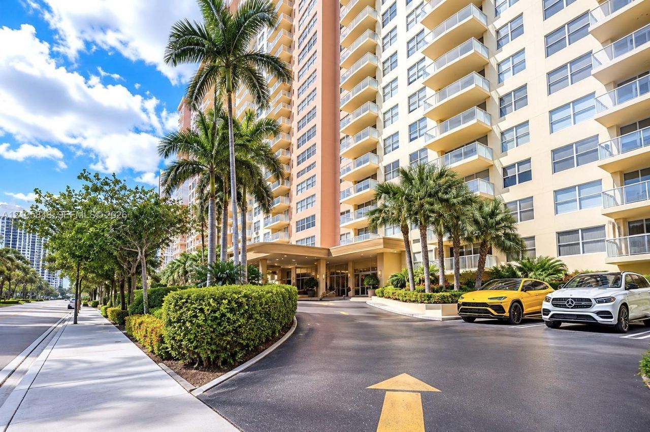 251 174th St , Unit 212, Sunny Isles Beach, FL 33160 Photo