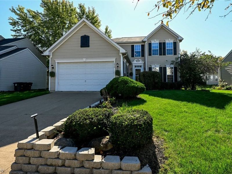 1930 Northgate Circle, Akron, OH 44320 Photo 1