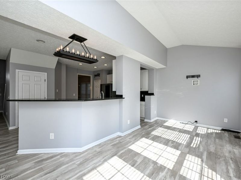 1930 Northgate Circle, Akron, OH 44320 Photo 14