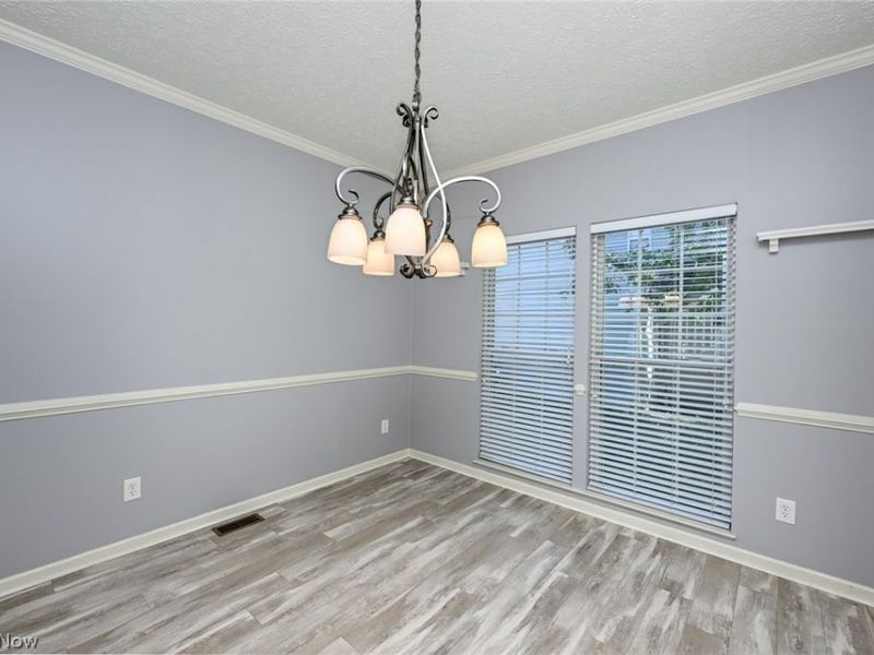 1930 Northgate Circle, Akron, OH 44320 Photo 9
