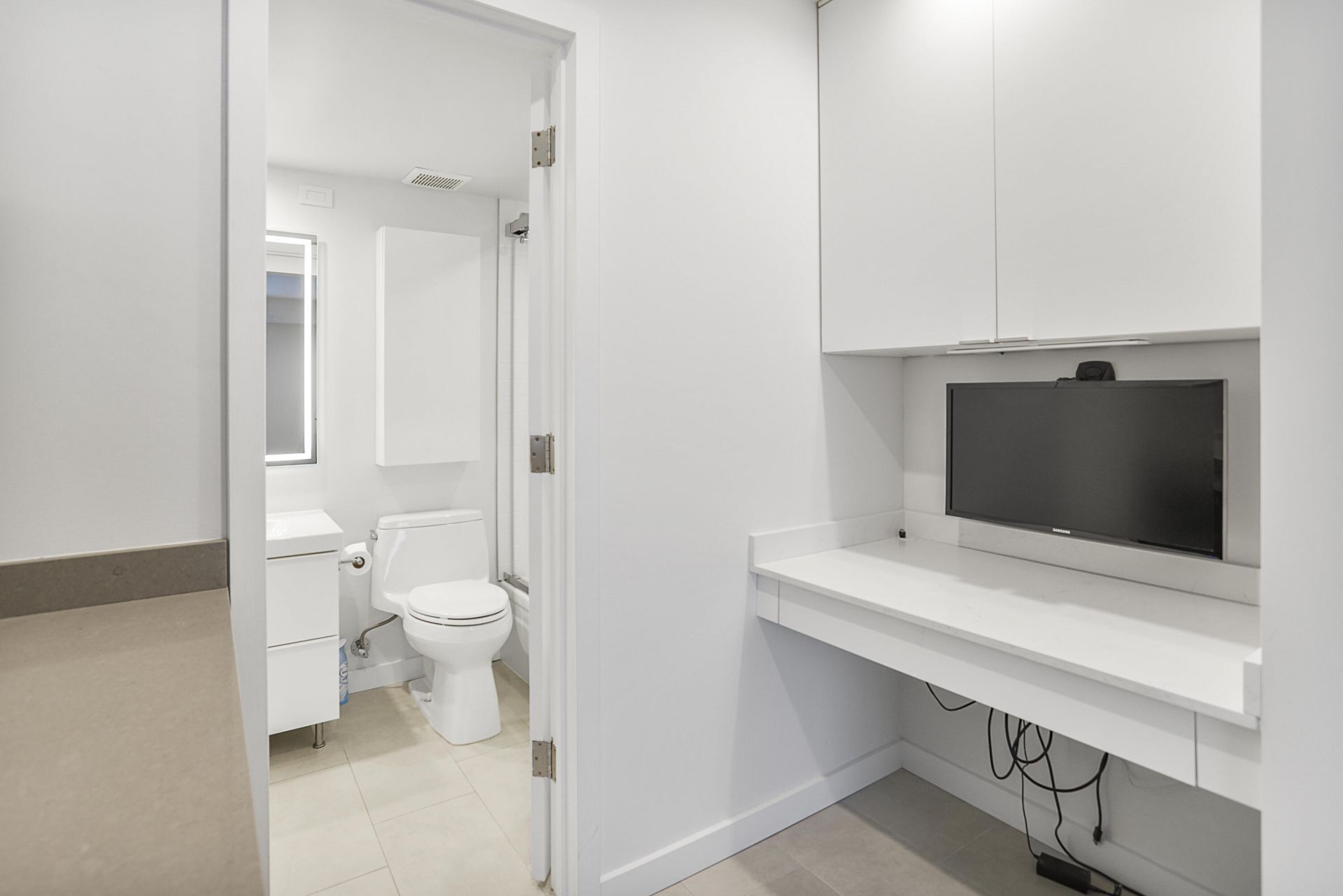 3001 W Rolling Hills Circle, Unit 708, Davie, FL 33328 Photo