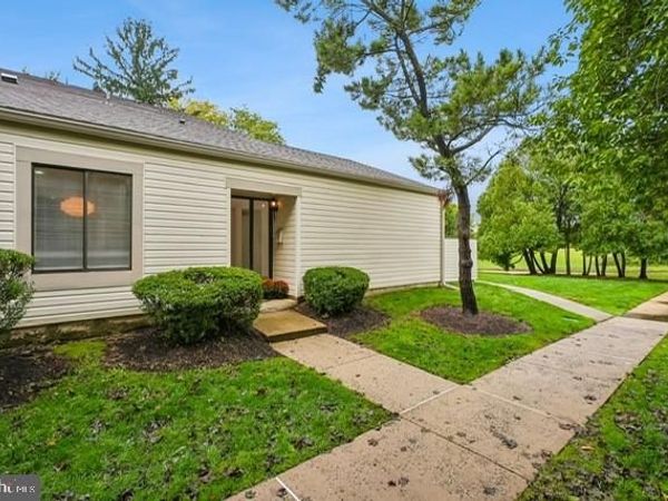W 11 AVON DRIVE, EAST WINDSOR, NJ 08520