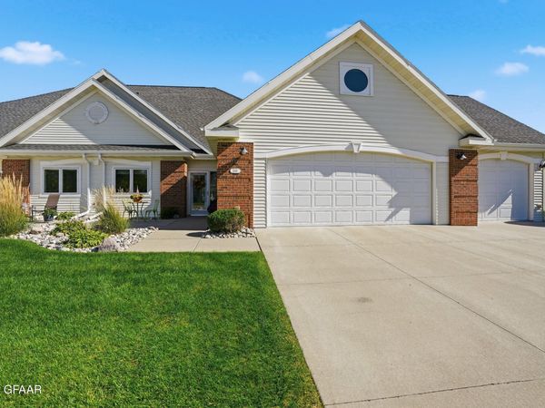3131 LONGBOW Court , Grand Forks, ND 58203