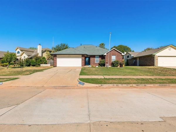1229 NE 23rd Street, Moore, OK 73160