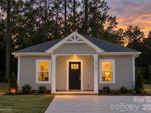 810 S Salisbury Avenue , Spencer, NC 28159