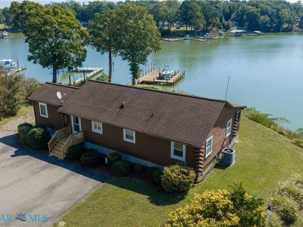 104 Sibley Avenue, Topping, VA 23169