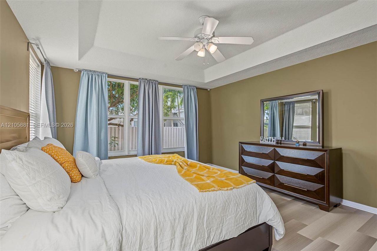 1588 SW 191st Ave , Pembroke Pines, FL 33029 Photo