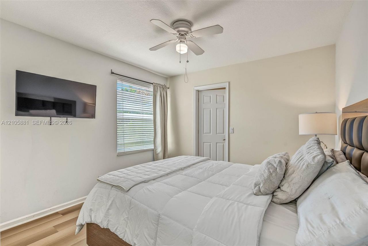 1588 SW 191st Ave , Pembroke Pines, FL 33029 Photo