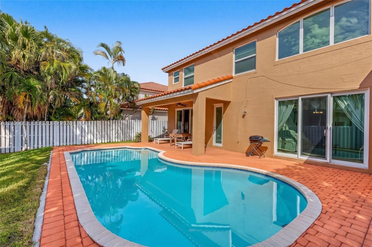 1588 SW 191st Ave , Pembroke Pines, FL 33029 Photo