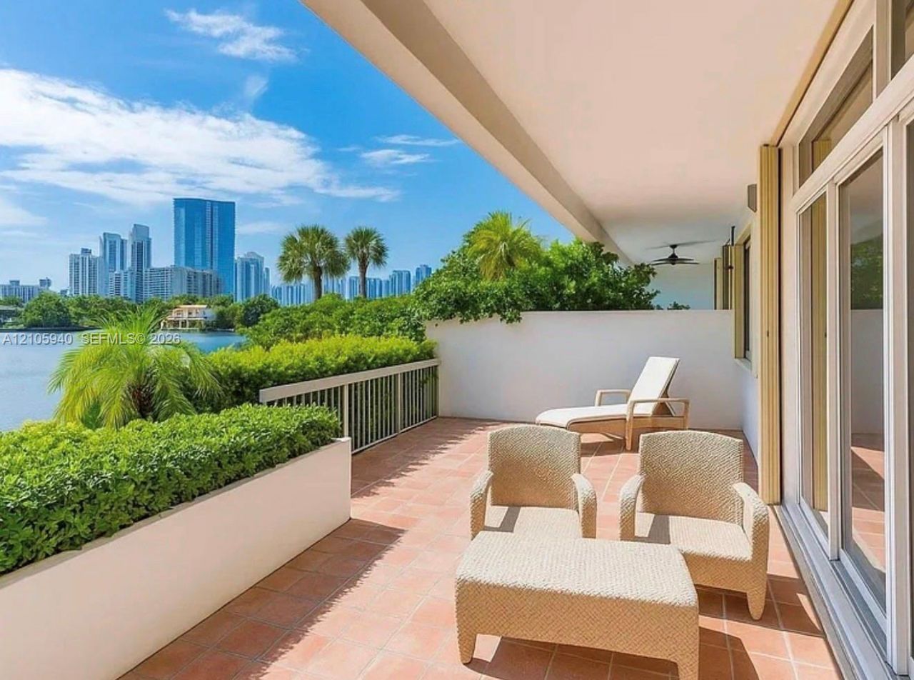 19707 Turnberry Way, Unit TH-6, Aventura, FL 33180 Photo