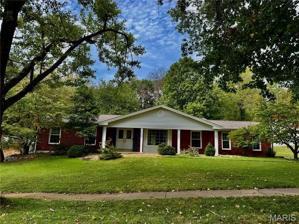 131 Portico Drive, Chesterfield, MO 63017