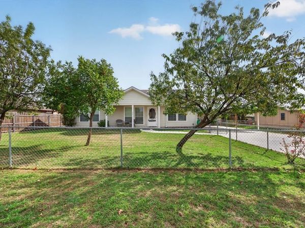 324 Pearson Lane , Azle, TX 76020