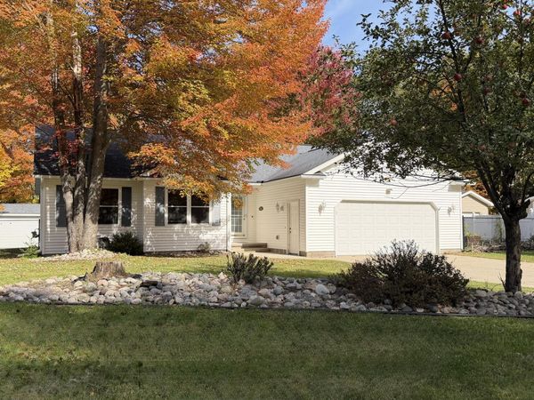201 Meadow Lane, Prudenville, MI 48651
