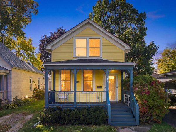 414 Banfil Street , Saint Paul, MN 55102
