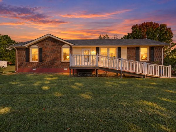 341 Raymond Hodges Rd , Cottontown, TN 37048