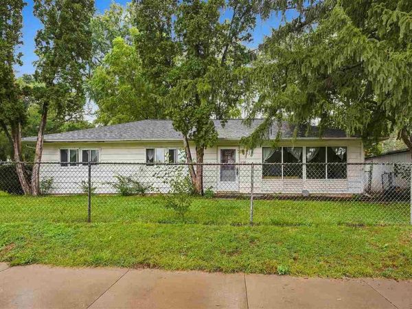 1400 Deforest Ave, Iowa City, IA 52240