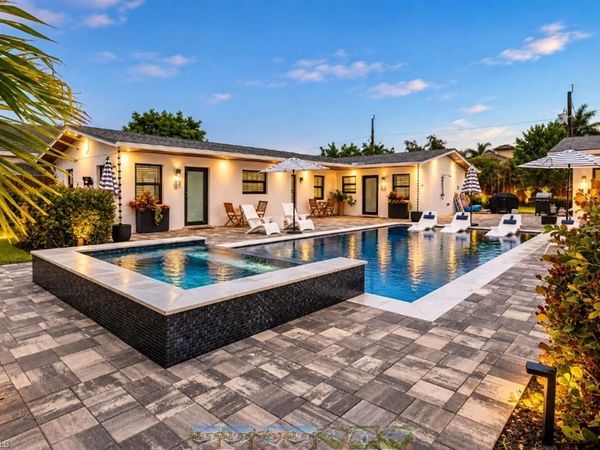 683 100th AVE N, NAPLES, FL 34108