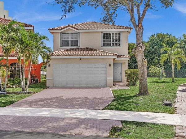 4341 NW 71st Ter , Lauderhill, FL 33319
