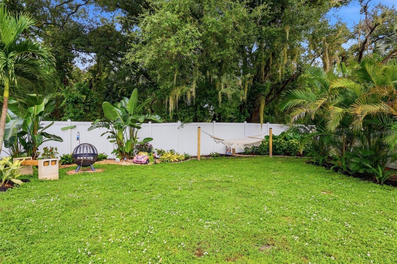 4321 74th Avenue E, Sarasota, FL 34243 Photo