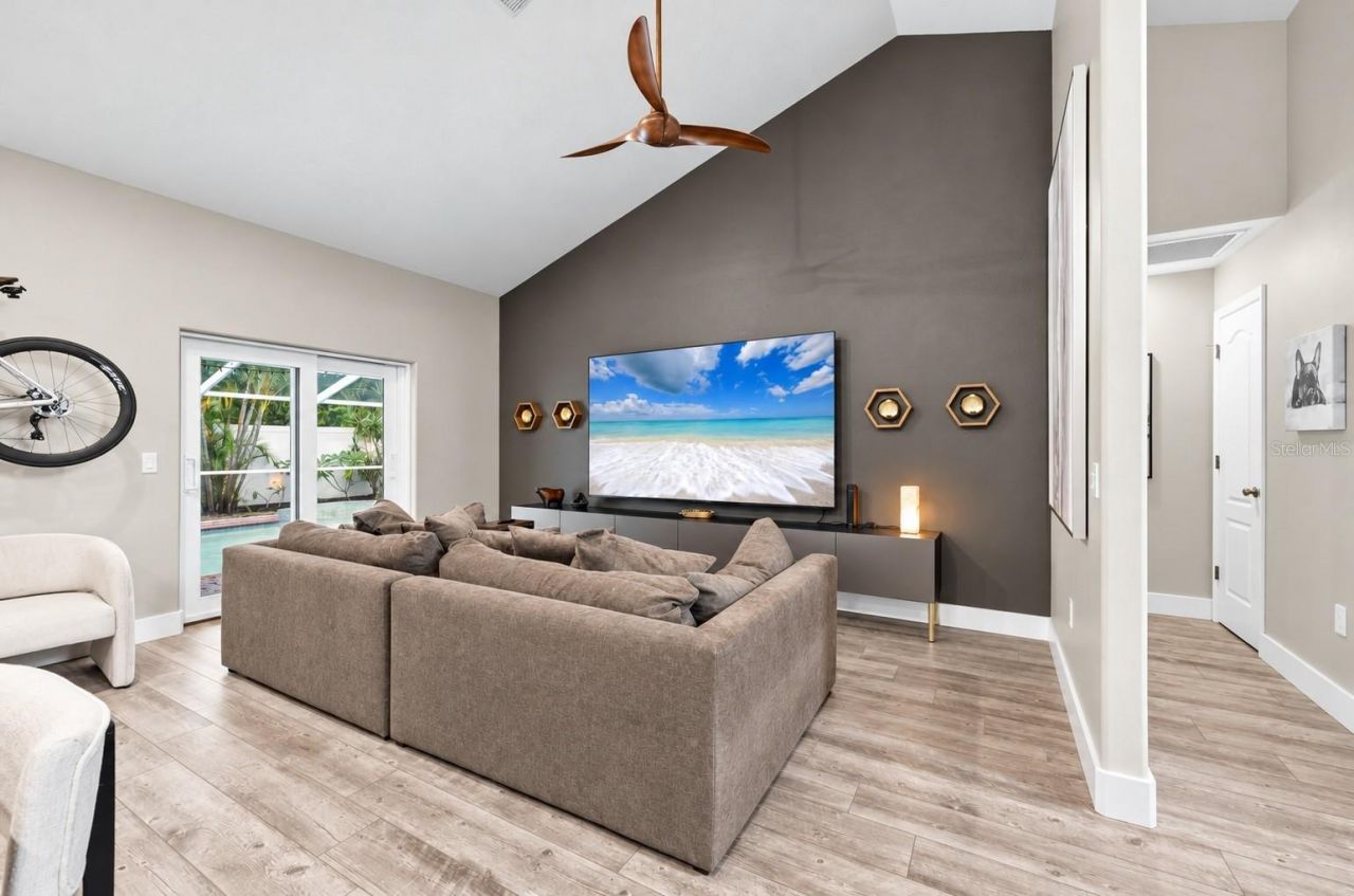 4321 74th Avenue E, Sarasota, FL 34243 Photo