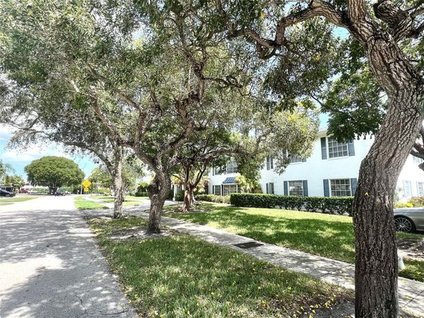 6750 NE 21ST Road, Unit 121, Fort Lauderdale, FL 33308