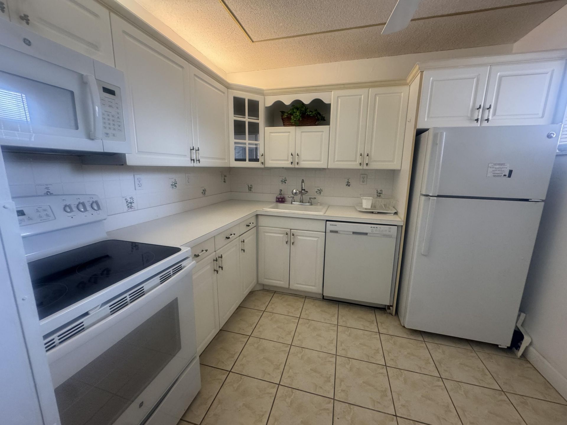 2640 Garden Drive S, Unit Apt 203, Lake Worth Beach, FL 33461 Photo