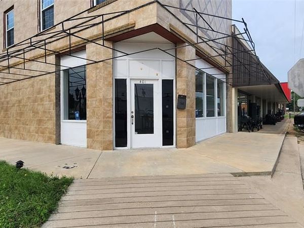 401 E Commerce Street , Mexia, TX 76667