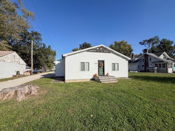 205 S Washington Street , Mansfield, IL 61854