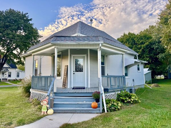 609 NW 3rd Street , Aledo, IL 61231