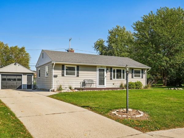 256 Ivy Pl, West Bend, WI 53095