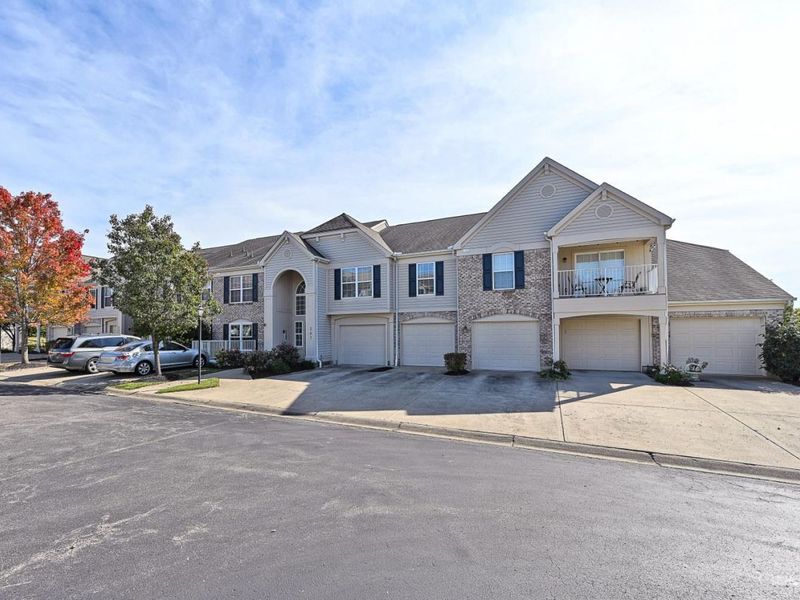 201 Doublegate Drive, Unit J, Milford, OH 45150 Photo 1