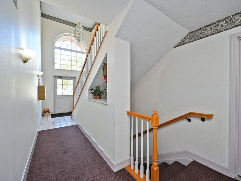 201 Doublegate Drive, Unit J, Milford, OH 45150 Photo 10