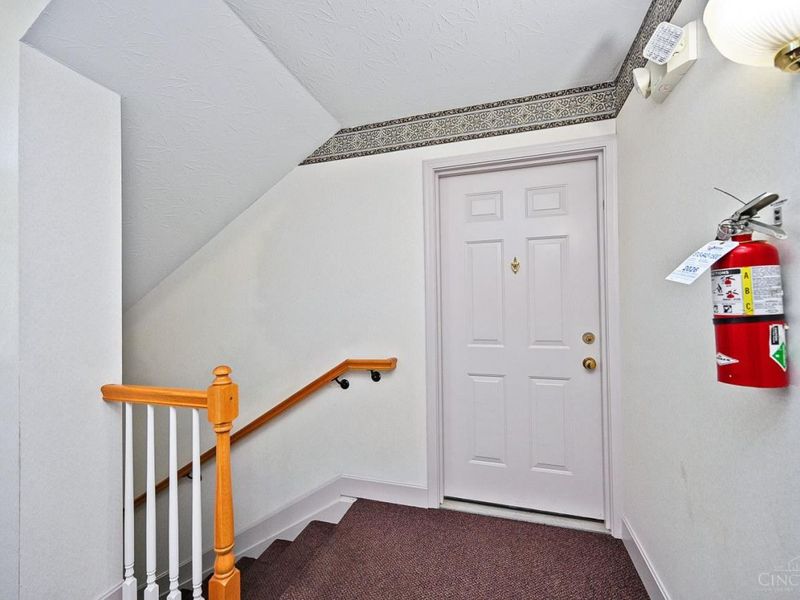 201 Doublegate Drive, Unit J, Milford, OH 45150 Photo 11