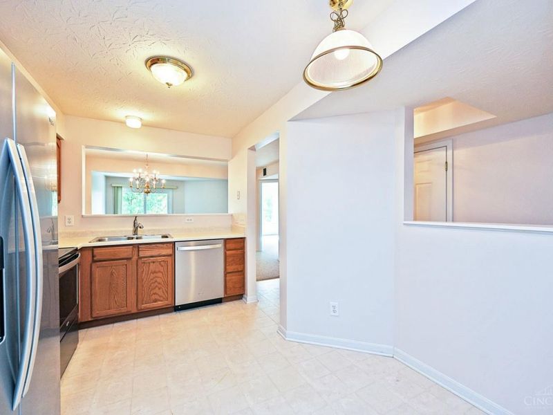 201 Doublegate Drive, Unit J, Milford, OH 45150 Photo 14
