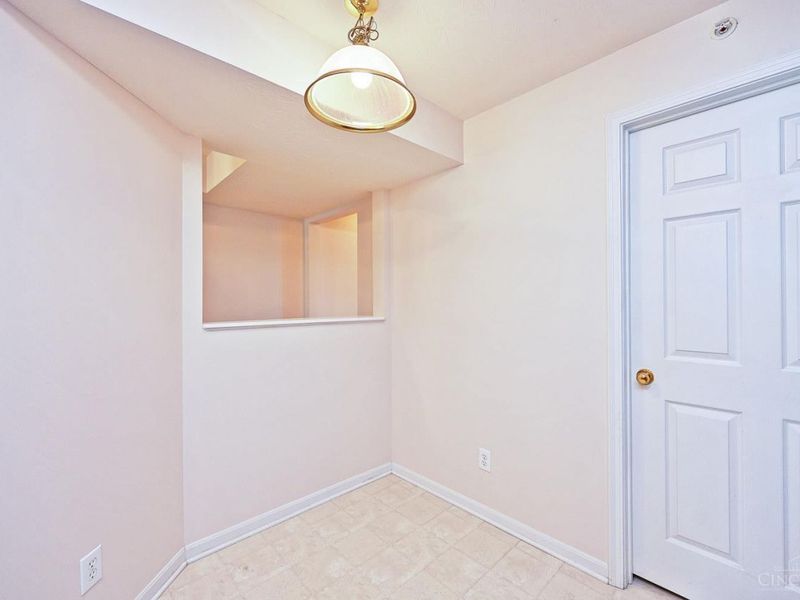 201 Doublegate Drive, Unit J, Milford, OH 45150 Photo 15