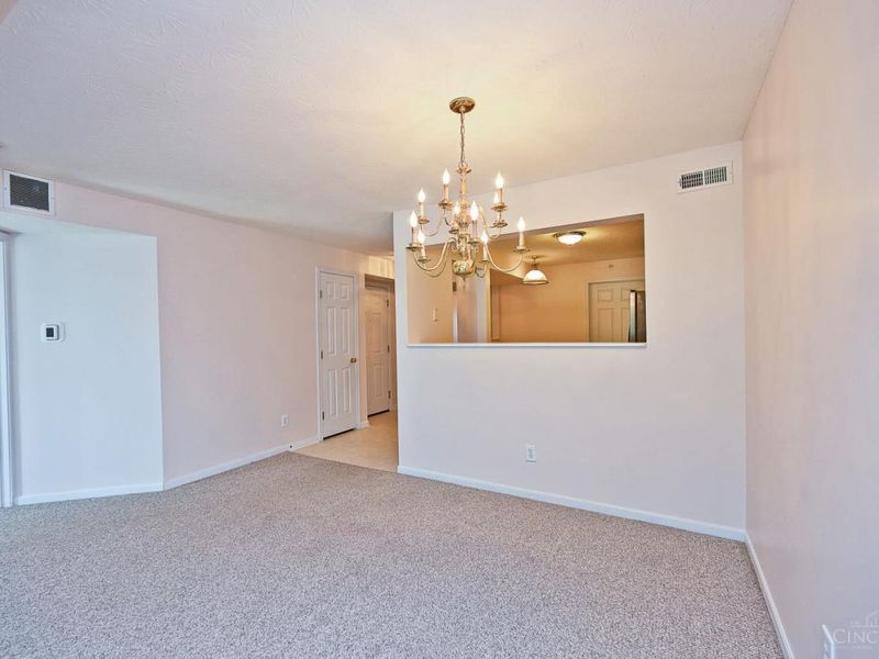 201 Doublegate Drive, Unit J, Milford, OH 45150 Photo 22