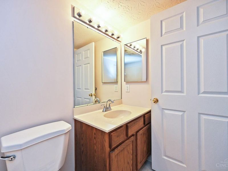 201 Doublegate Drive, Unit J, Milford, OH 45150 Photo 30