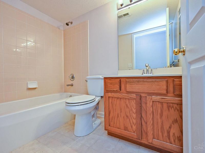 201 Doublegate Drive, Unit J, Milford, OH 45150 Photo 31