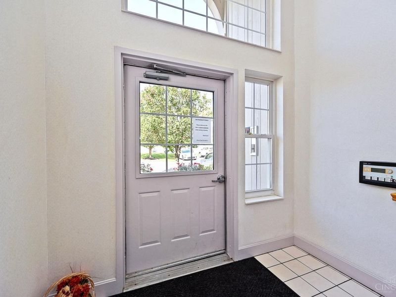 201 Doublegate Drive, Unit J, Milford, OH 45150 Photo 8