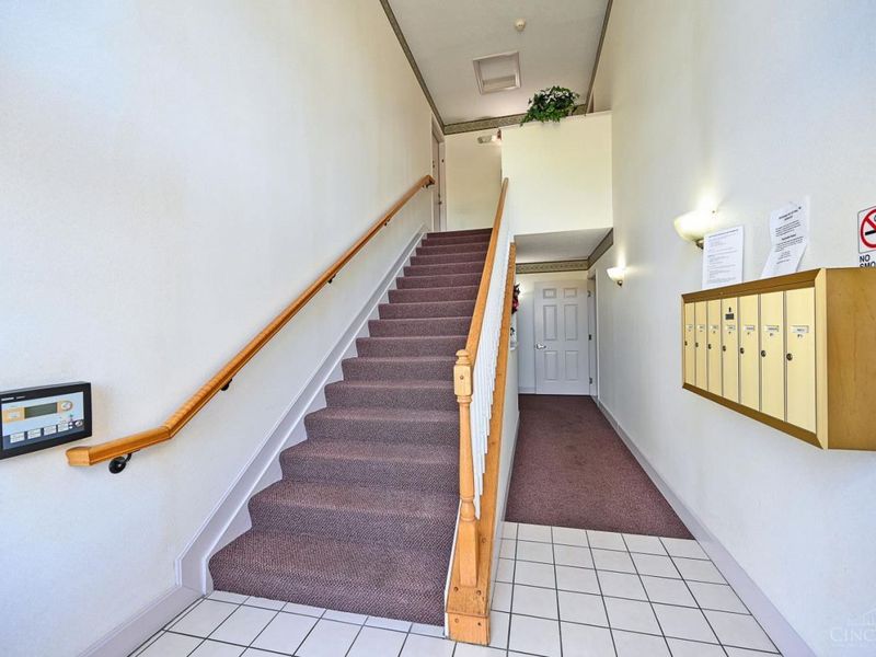 201 Doublegate Drive, Unit J, Milford, OH 45150 Photo 9
