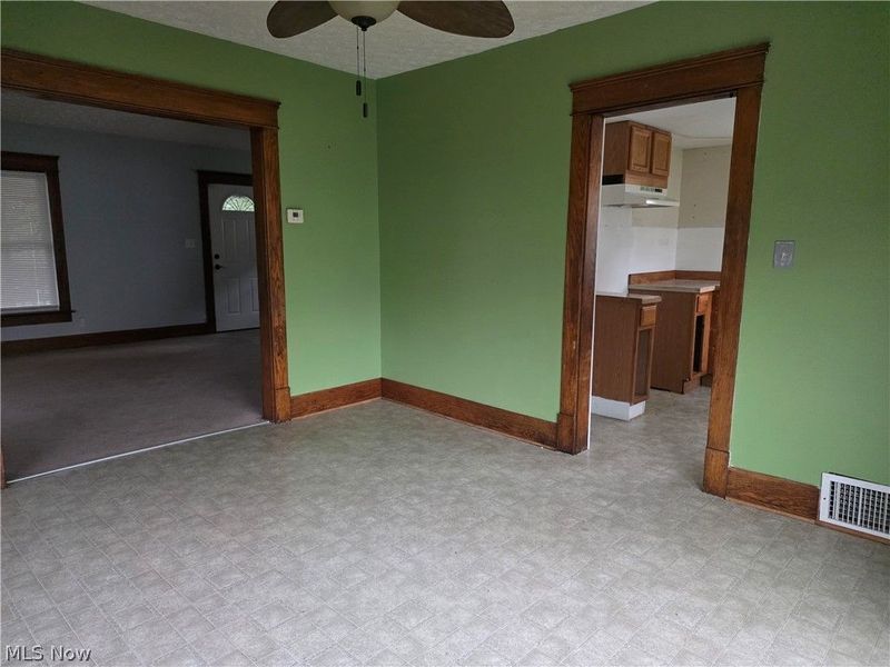 419 Myrtle Street, Ravenna, OH 44266 Photo 2