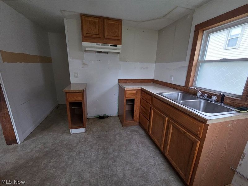 419 Myrtle Street, Ravenna, OH 44266 Photo 3