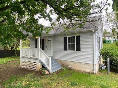 617 GRUBERT AVE, STAUNTON, VA 24401