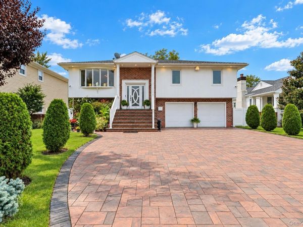928 N Fletcher Avenue , Valley Stream, NY 11580