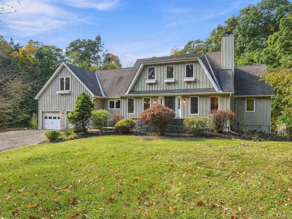 9 Buttonwood Lane , Rhinebeck, NY 12572