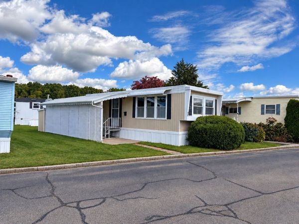 131 Washington St, Unit 3 2, Foxboro, MA 02035