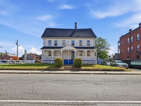 856-858 Hampden St, Holyoke, MA 01040